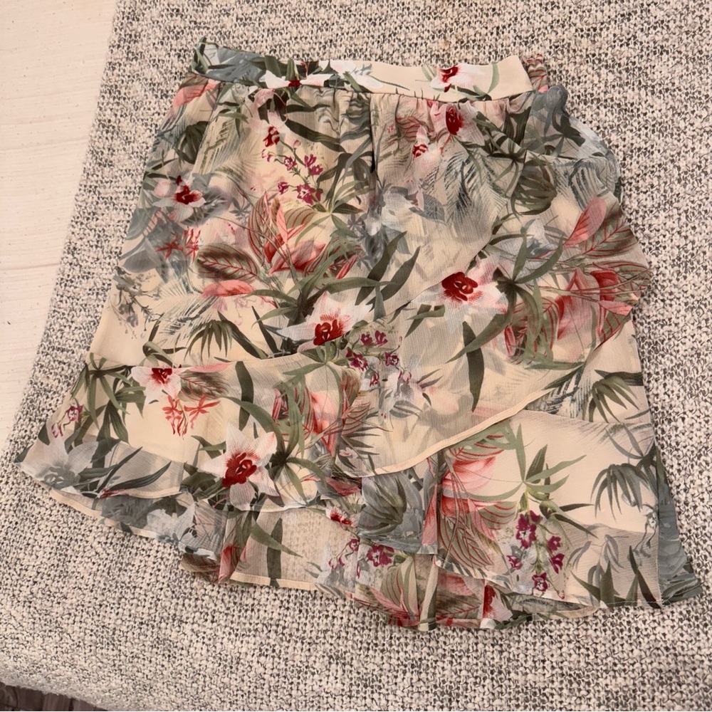 Chelsea & Violet Floral Mini Ruffle Skirt Small